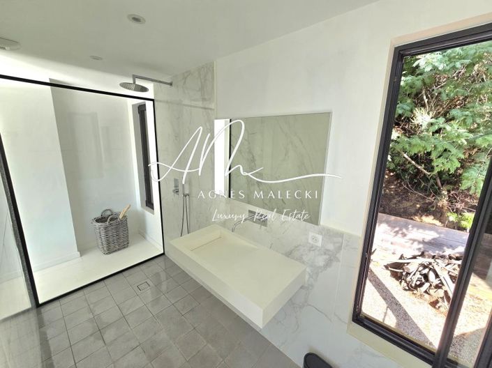 Image No.15-5 Bed House for sale