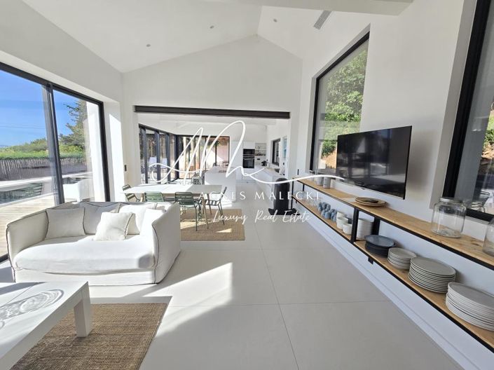 Image No.4-5 Bed House for sale