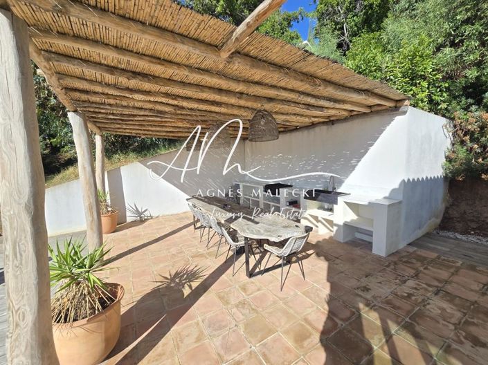 Image No.6-5 Bed House for sale