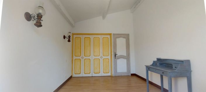 Image No.12-5 Bed House for sale