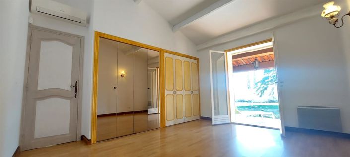 Image No.13-5 Bed House for sale