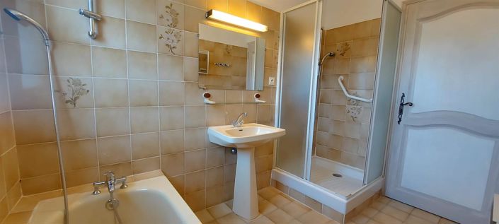 Image No.22-5 Bed House for sale