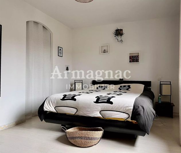 Image No.11-4 Bed House for sale