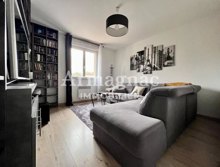 Image No.6-4 Bed House for sale