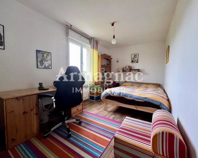 Image No.9-4 Bed House for sale