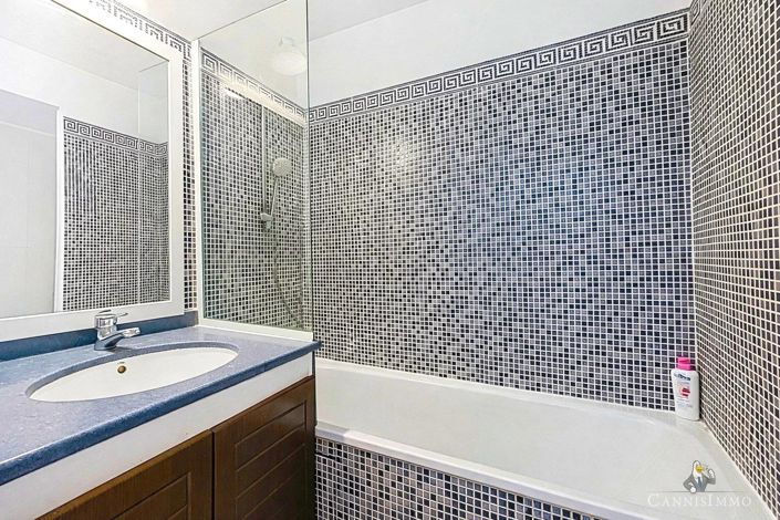 Image No.4-Appartement de 1 chambre à vendre à Cannes-la-Bocca