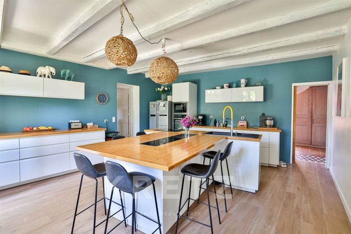 Image No.7-9 Bed House for sale