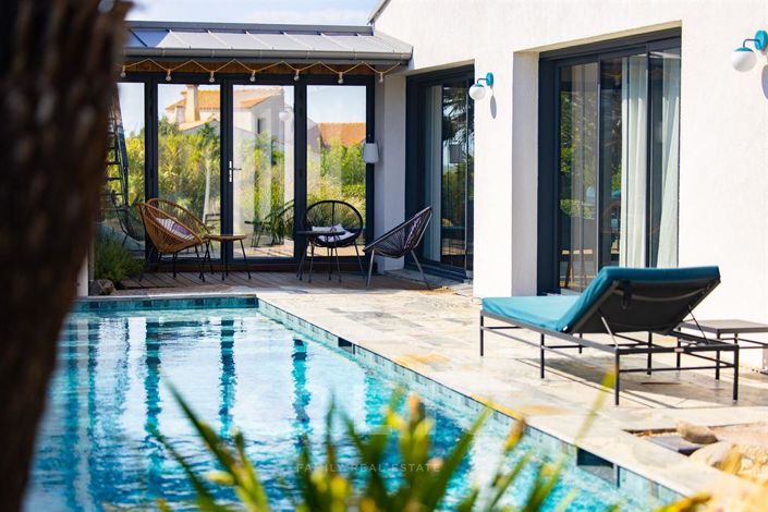 Image No.12-4 Bed House for sale