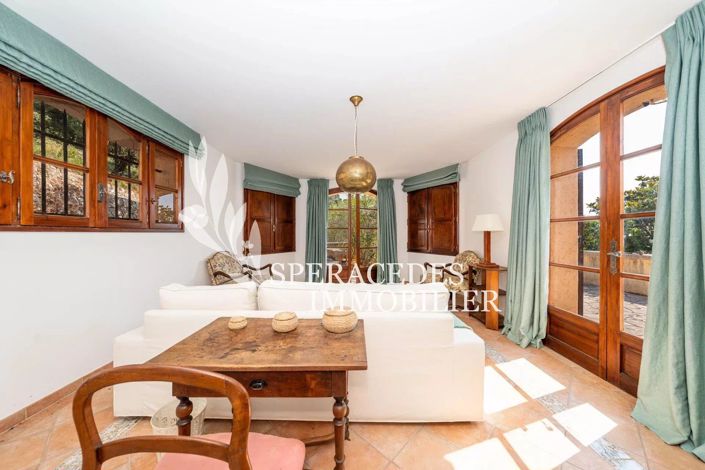 Image No.12-12 Bed House for sale