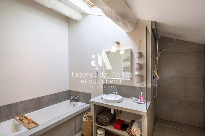 Image No.18-4 Bed House for sale