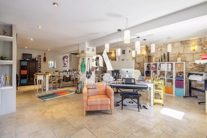 Image No.24-4 Bed House for sale