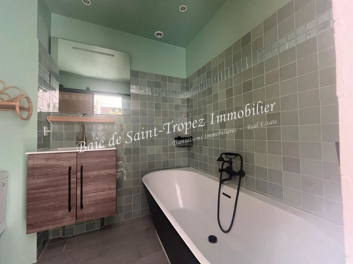 Image No.10-3 Bed House for sale