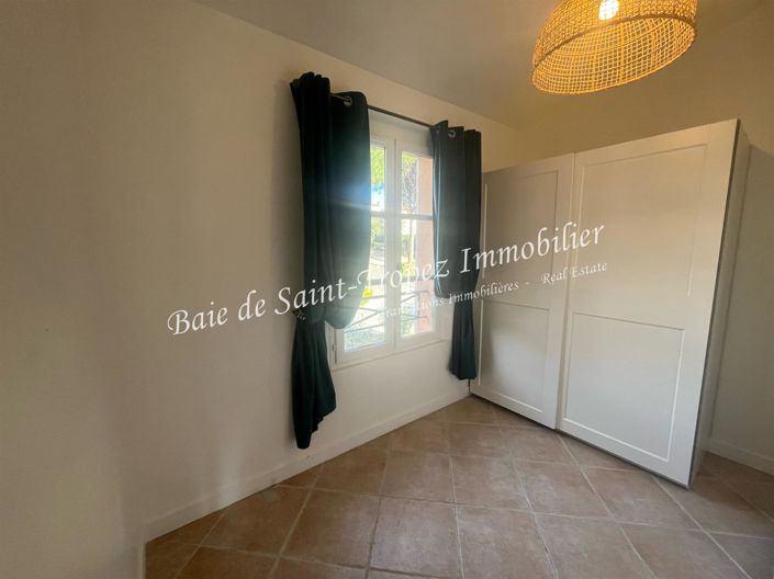 Image No.11-3 Bed House for sale