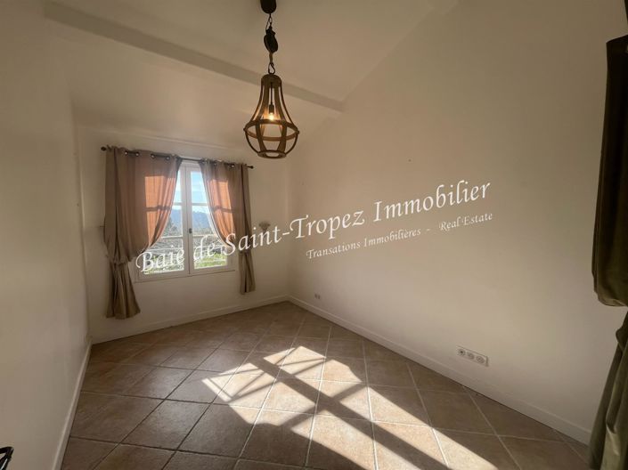 Image No.12-3 Bed House for sale