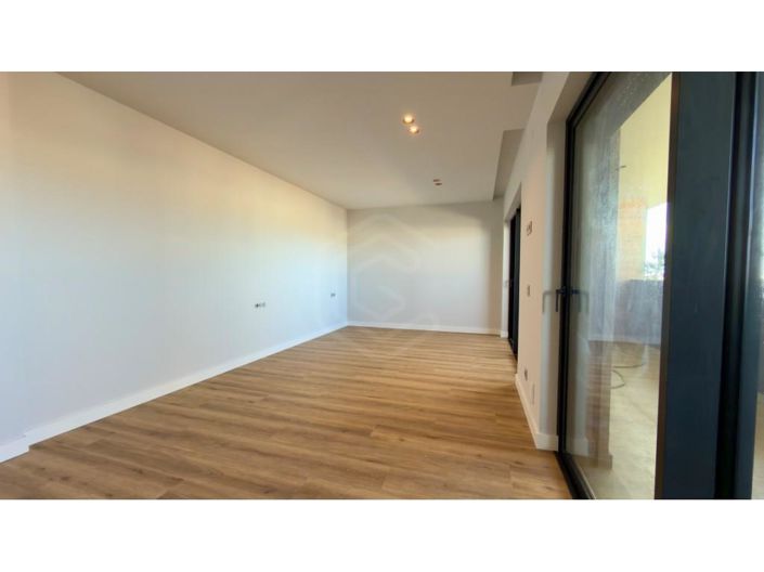 Image No.18-5 Bed Apartment for sale