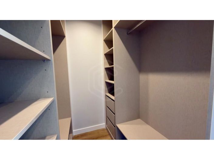 Image No.19-5 Bed Apartment for sale