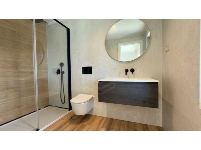 Image No.22-5 Bed Apartment for sale