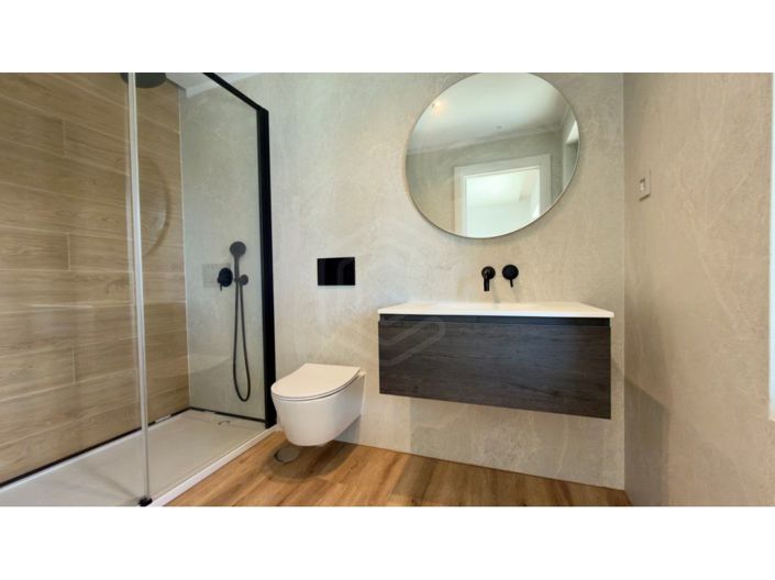 Image No.22-5 Bed Apartment for sale
