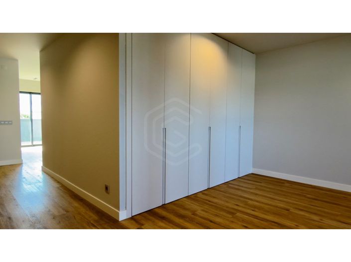 Image No.25-5 Bed Apartment for sale