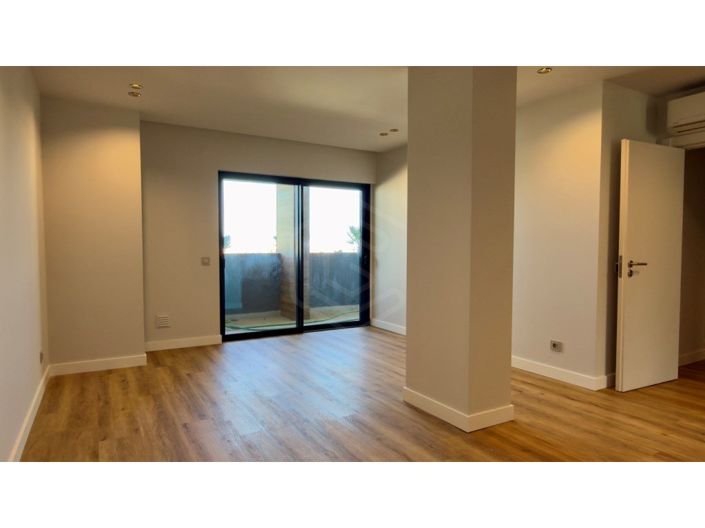 Image No.27-5 Bed Apartment for sale