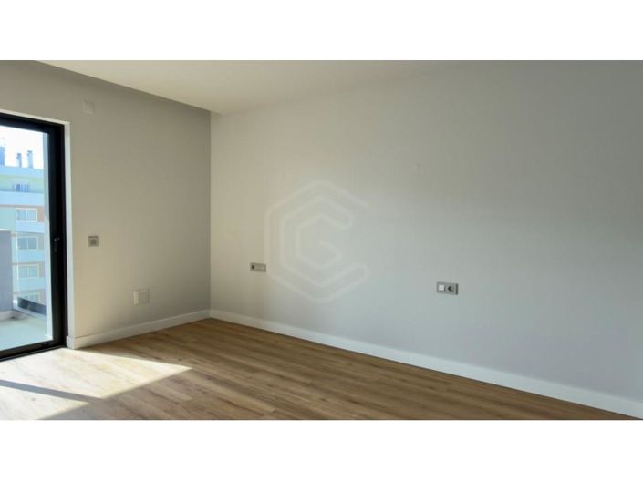 Image No.29-5 Bed Apartment for sale