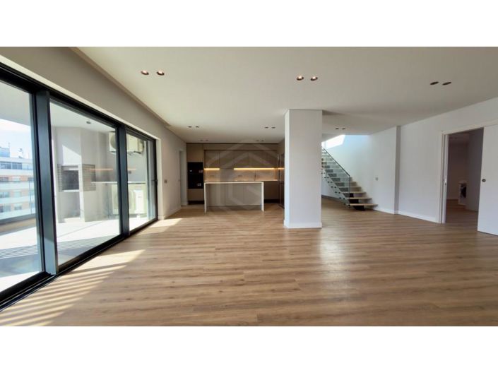 Image No.3-5 Bed Apartment for sale