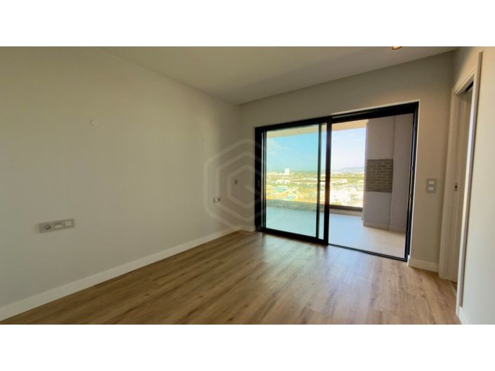 Image No.36-5 Bed Apartment for sale