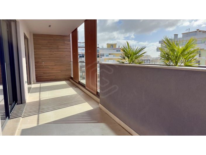 Image No.43-5 Bed Apartment for sale