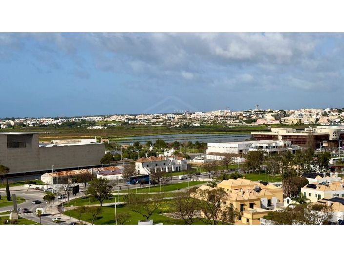 Image No.51-5 Bed Apartment for sale