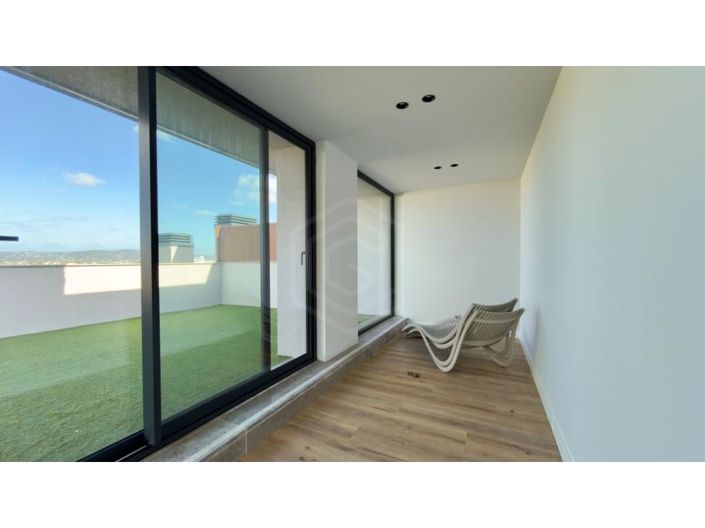 Image No.56-5 Bed Apartment for sale