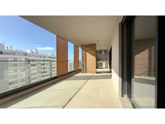 Image No.8-5 Bed Apartment for sale