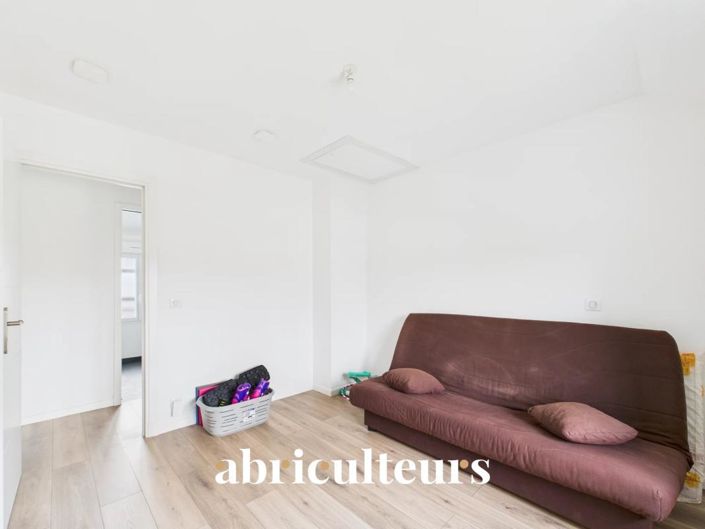 Image No.18-4 Bed House for sale