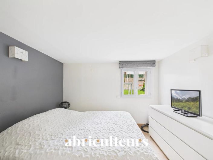 Image No.22-4 Bed House for sale