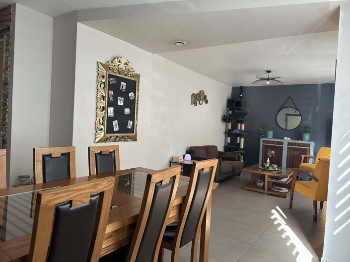 Image No.6-3 Bed House for sale