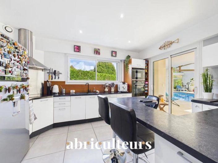 Image No.6-4 Bed House for sale