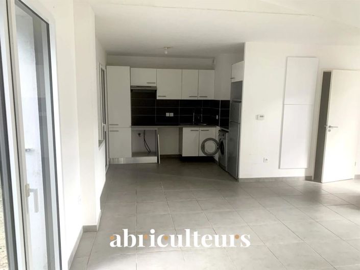 Image No.10-2 Bed House for sale