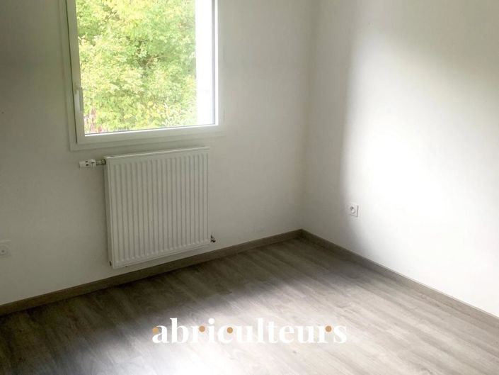 Image No.11-2 Bed House for sale