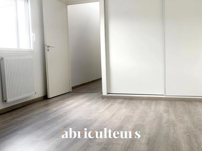 Image No.12-2 Bed House for sale