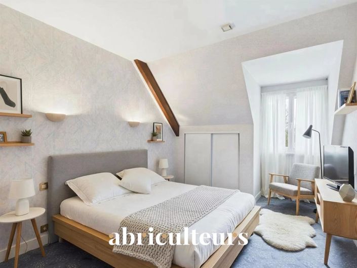 Image No.12-4 Bed House for sale