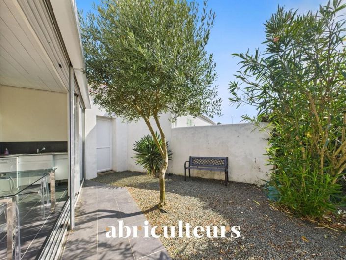 Image No.4-2 Bed House for sale