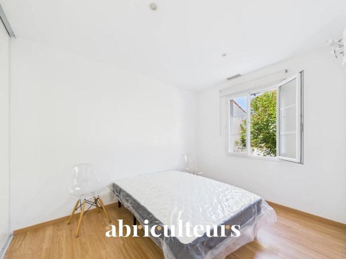 Image No.9-2 Bed House for sale