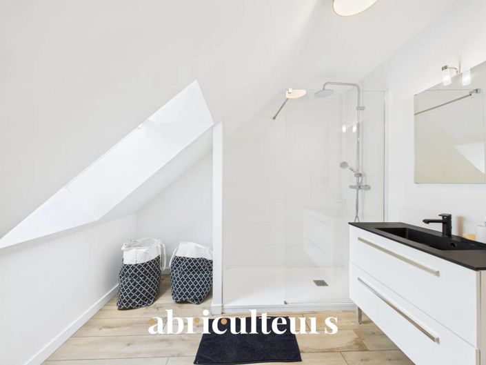 Image No.5-3 Bed House for sale