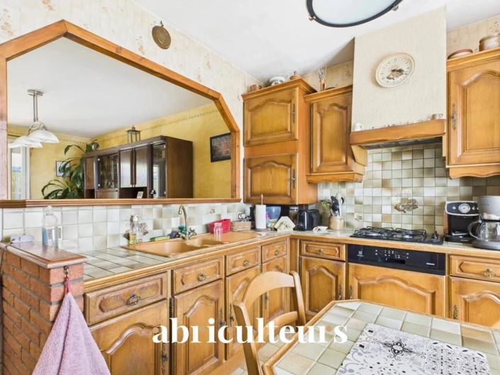 Image No.10-3 Bed House for sale