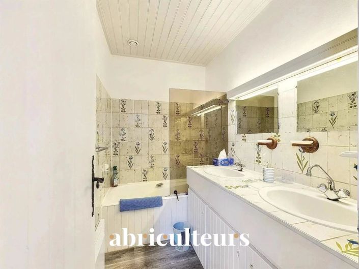 Image No.7-3 Bed House for sale