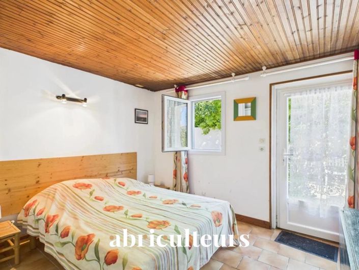 Image No.18-5 Bed House for sale