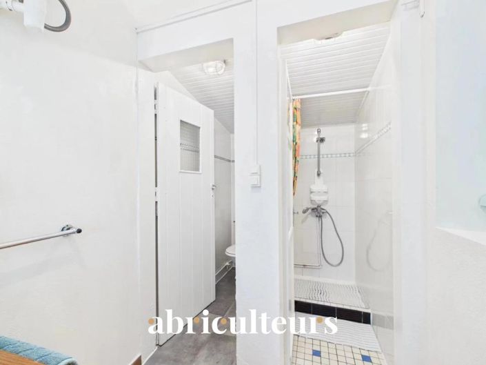 Image No.19-5 Bed House for sale