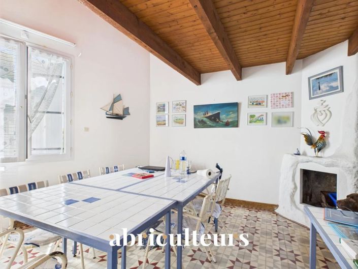 Image No.2-5 Bed House for sale