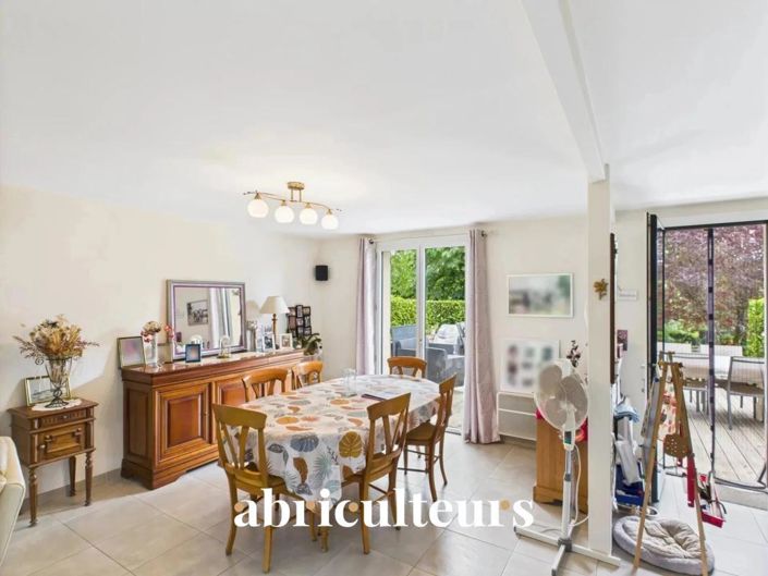 Image No.6-4 Bed House for sale