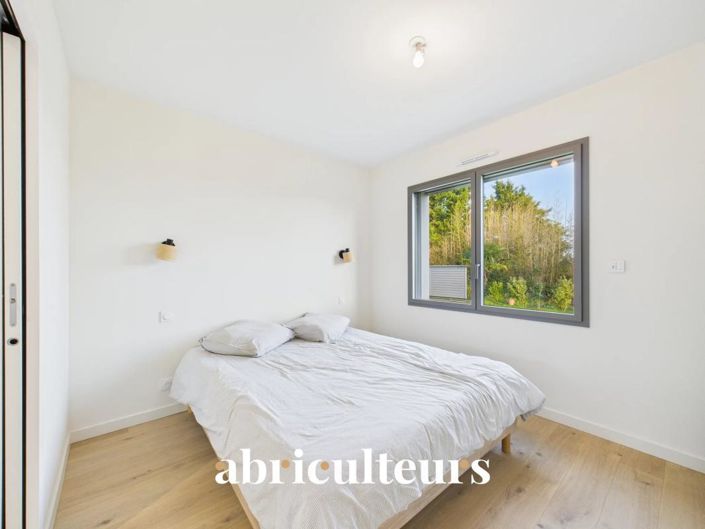 Image No.12-5 Bed House for sale