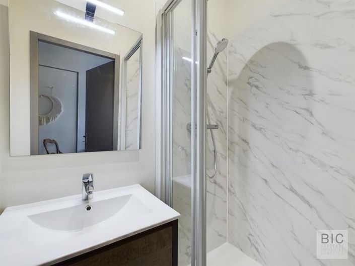 Image No.11-6 Bed House for sale